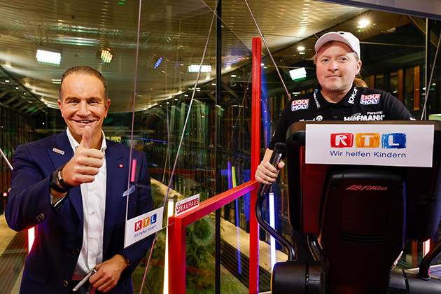 Picture of Andreas Kroiss and Joey Kelly at the RTL Donation Marathon.